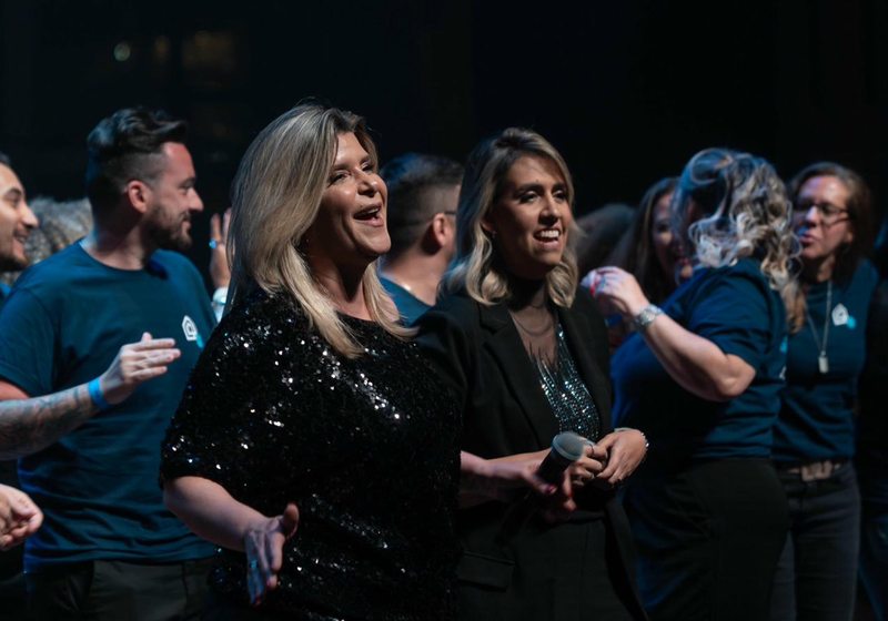 Juliana Moreira com equipe